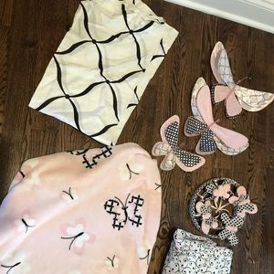 COPY - Beautiful Lambs & Ivy crib set